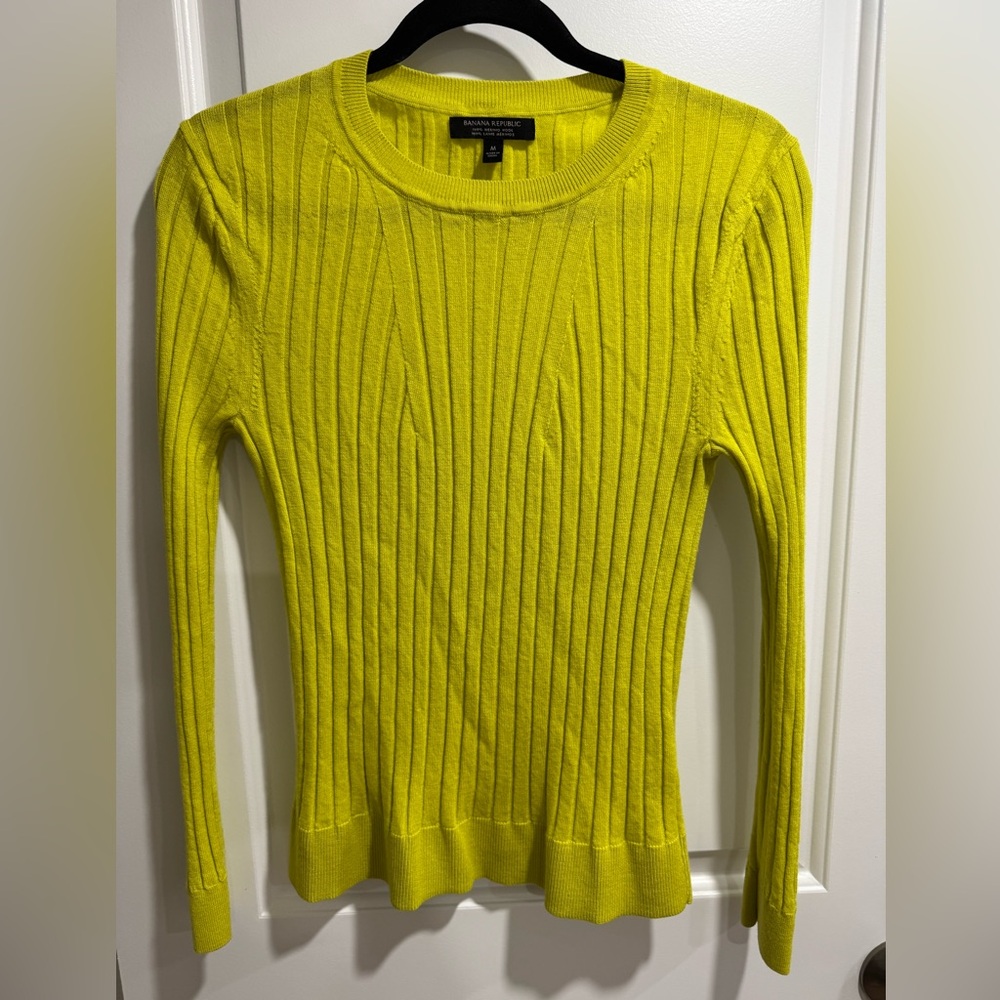 Banana Republic washable 100% merino wool sweater
